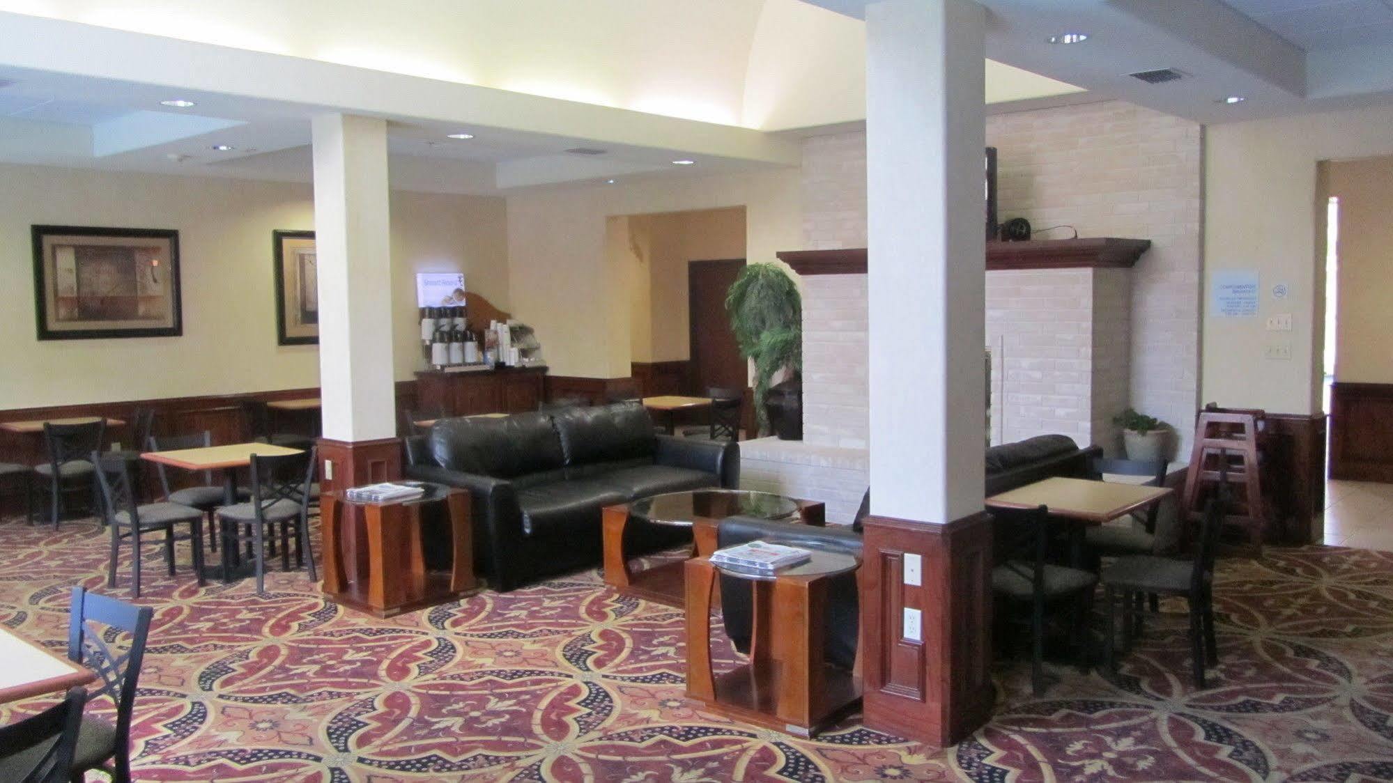 Express And By Ihg Hotel 2*