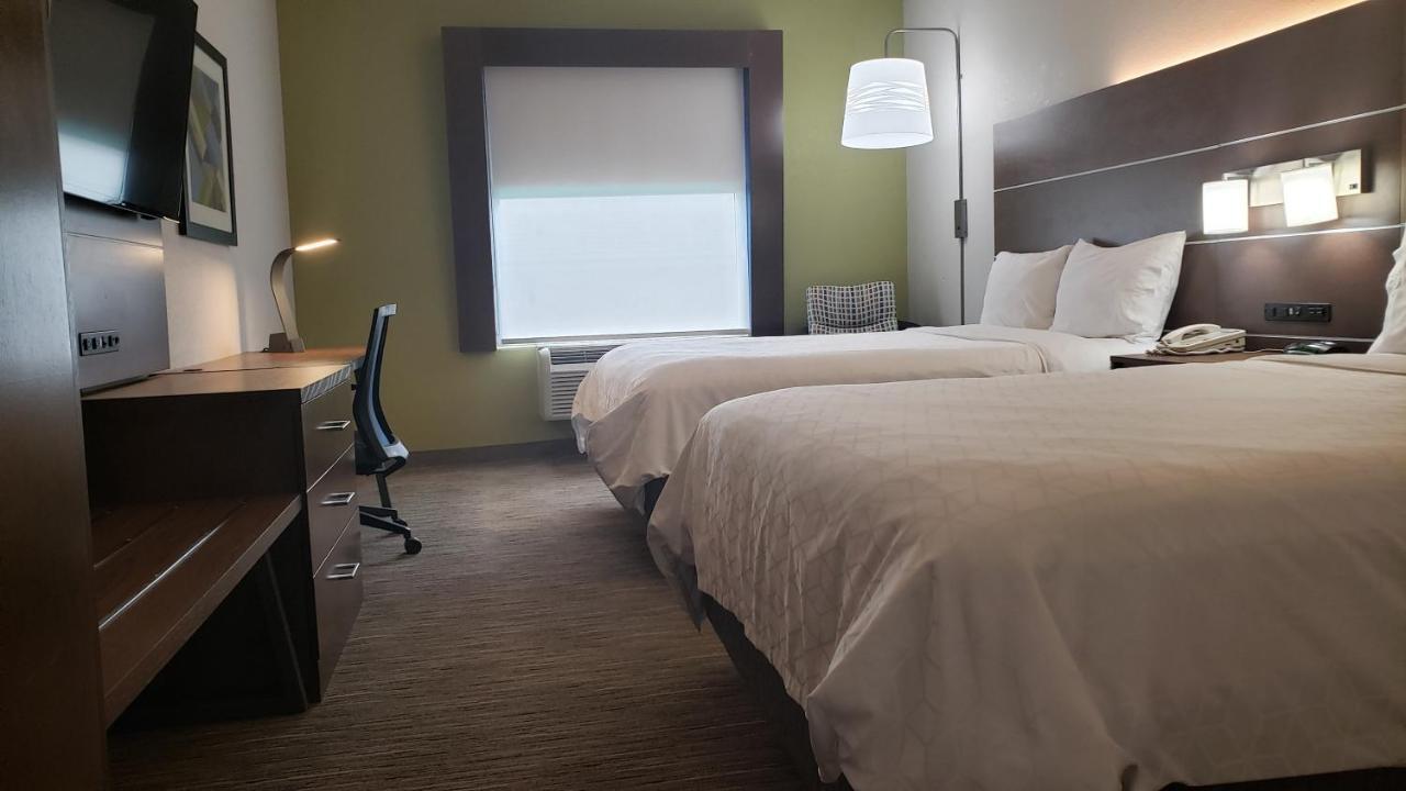 Express And By Ihg Hotel 2*