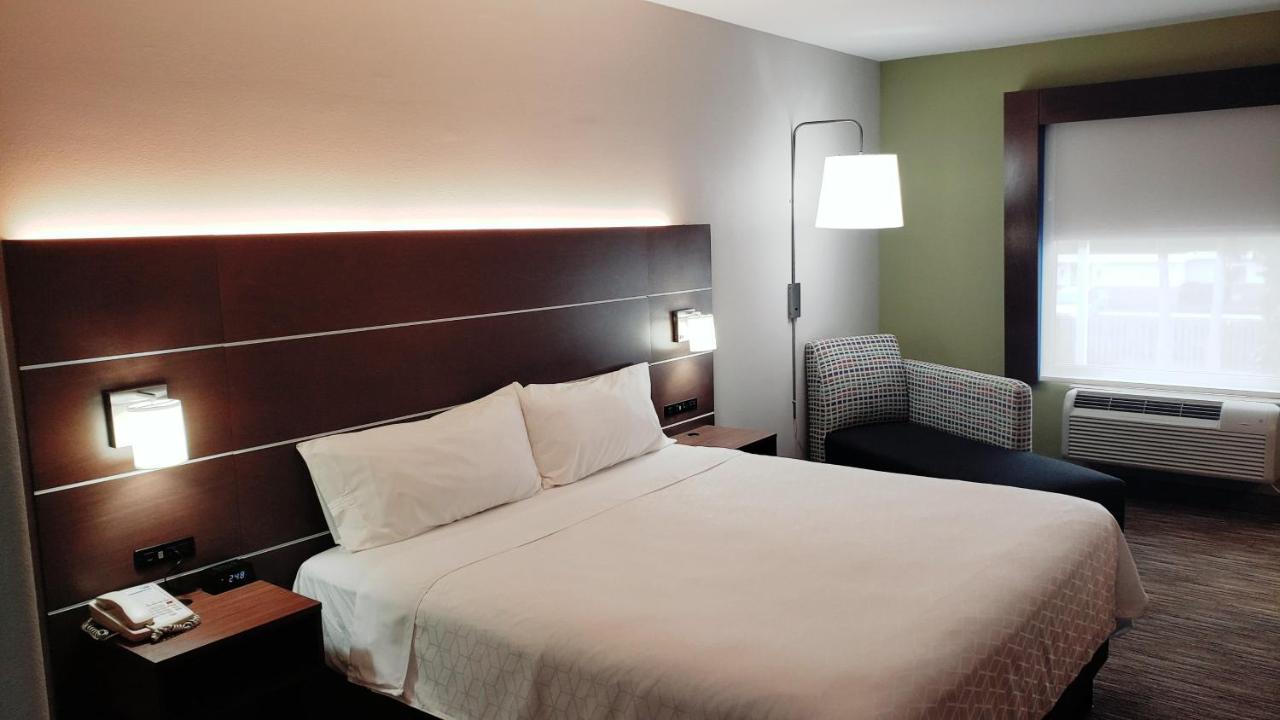 Express And By Ihg Hotel 2*