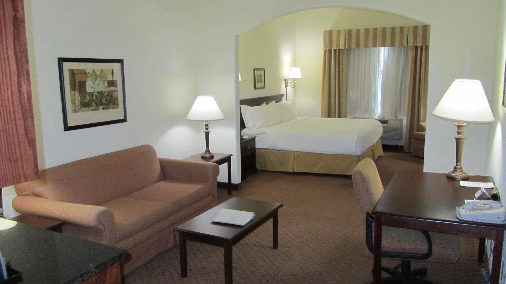 Express And By Ihg 2*
