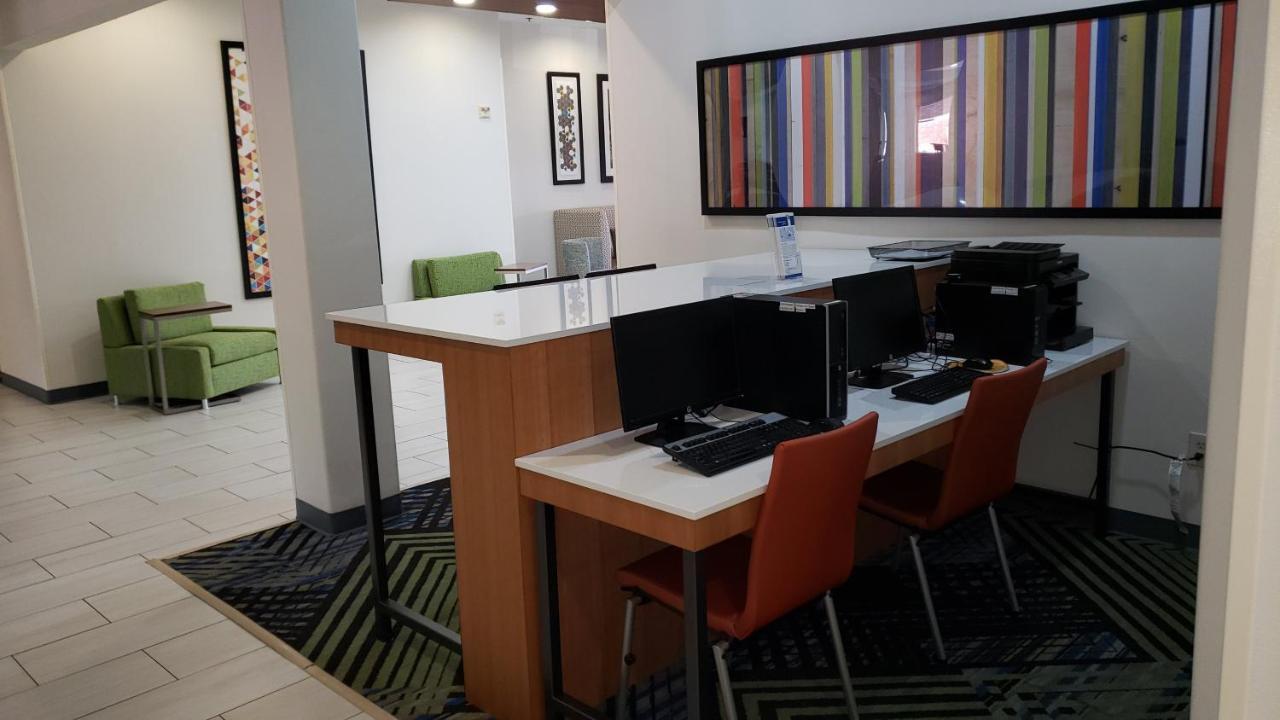 Express And By Ihg 2* Weslaco
