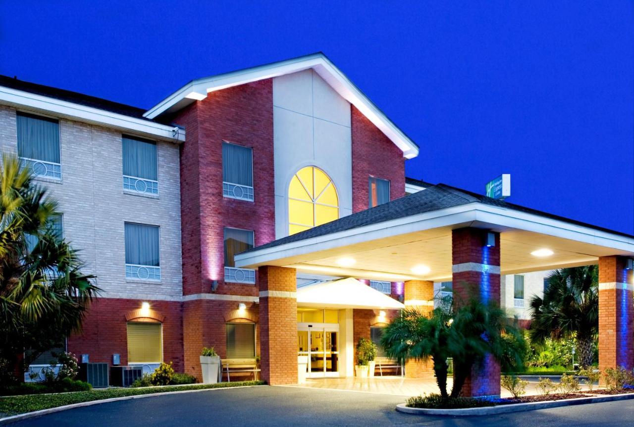 Express And By Ihg 2*